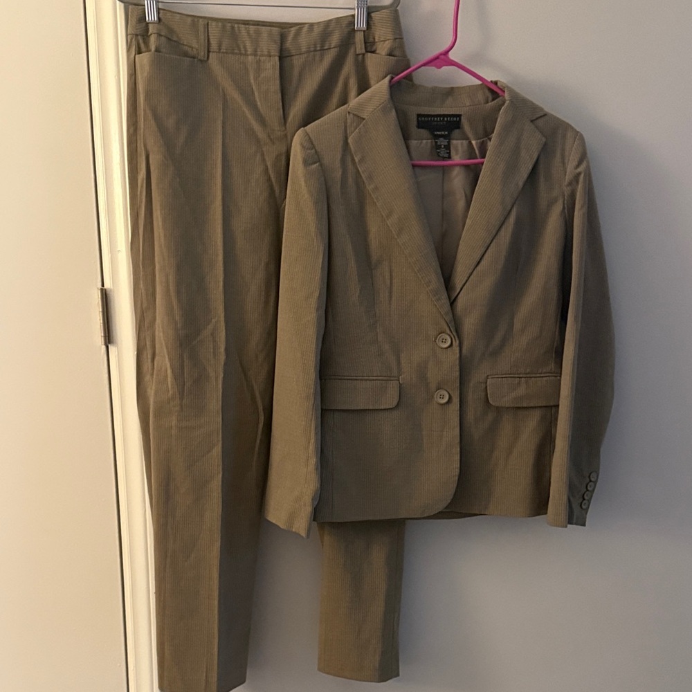 Geoffrey Beene Grey Women's Suit Set
